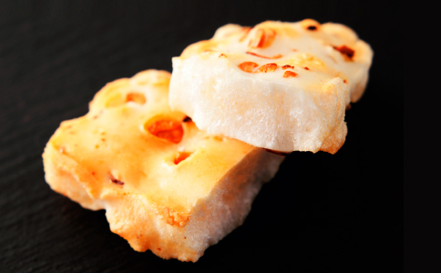 岩塚製菓の一番の特徴は、なんといっても「米」